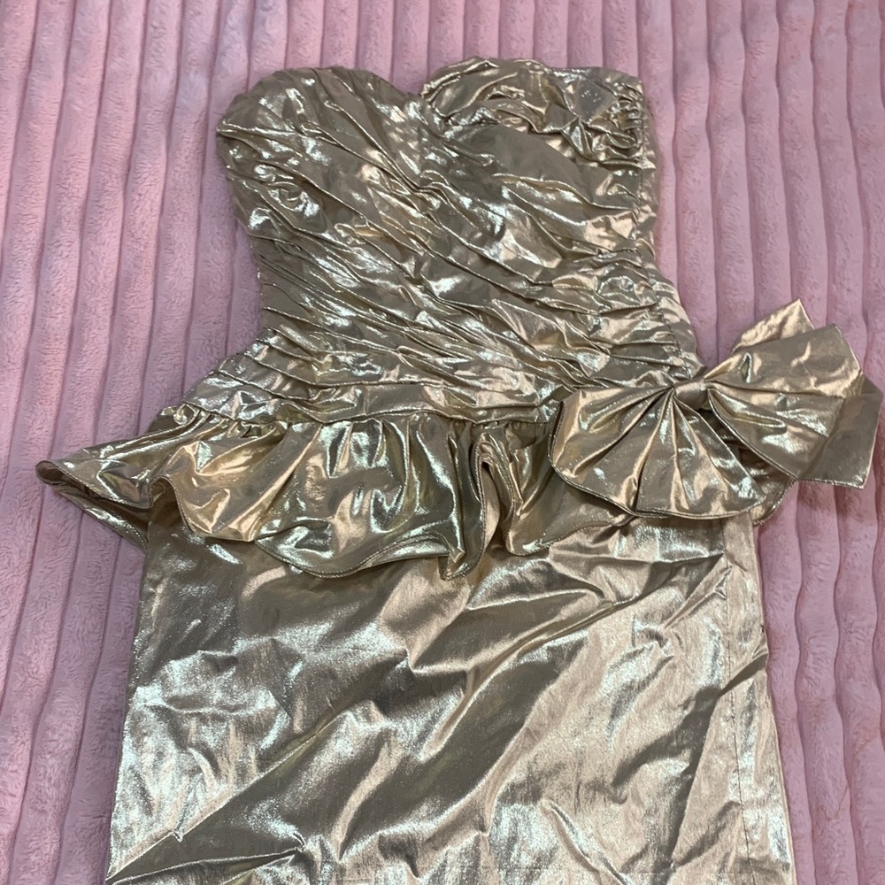 Gold Strapless Dress. Mini dress